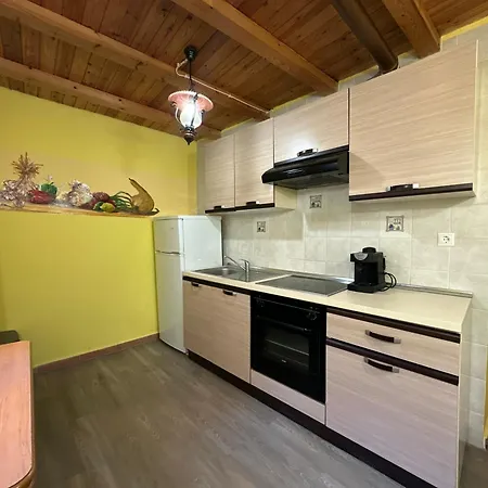 Entrefrutales · Entre árboles Y Aromas Casa vacanze La Viluena
